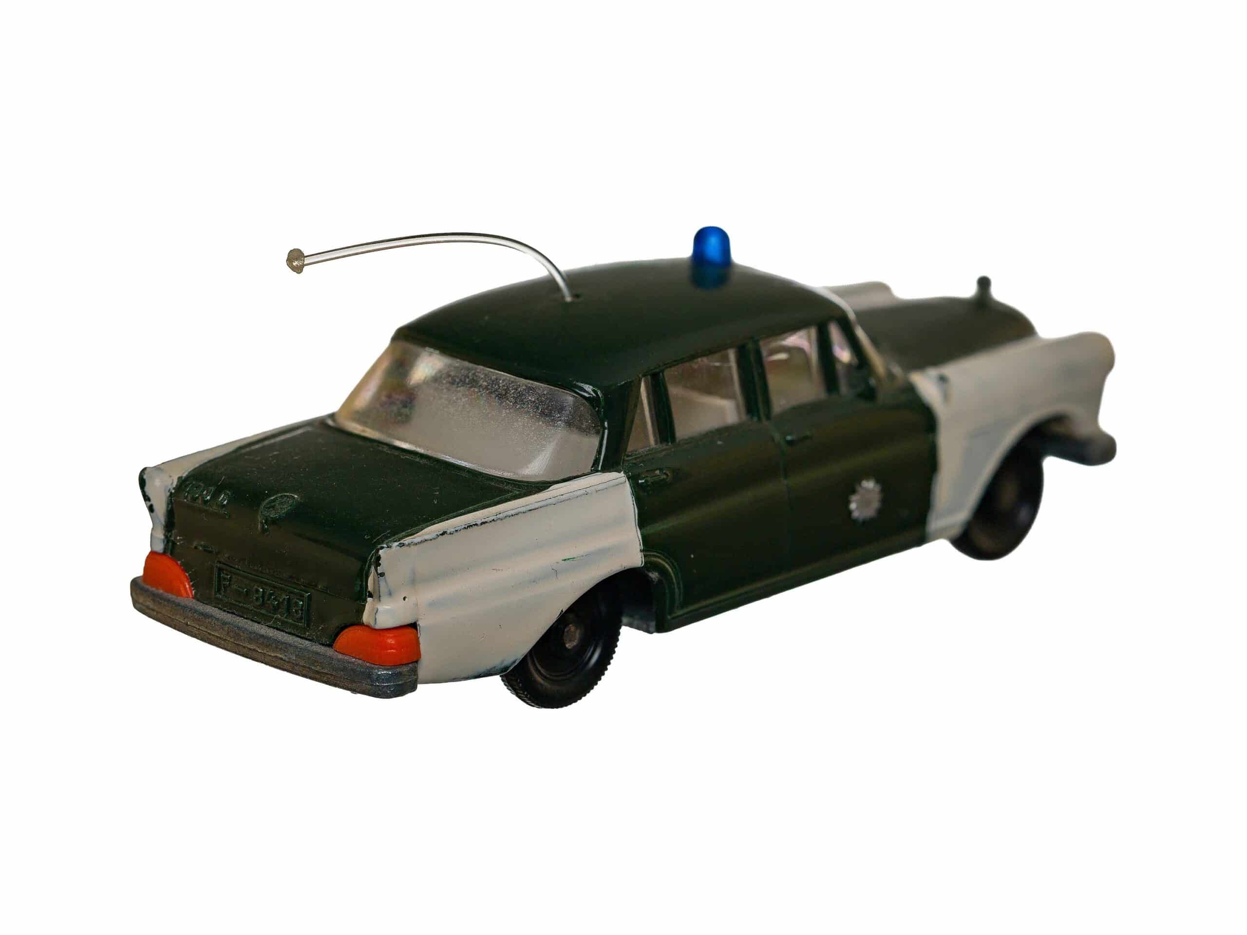 Siku V250 Polizei Peterwagen Mercedes 190 D 2 Siku V250 Polizei Peterwagen Mercedes 190 D – Bild 2
