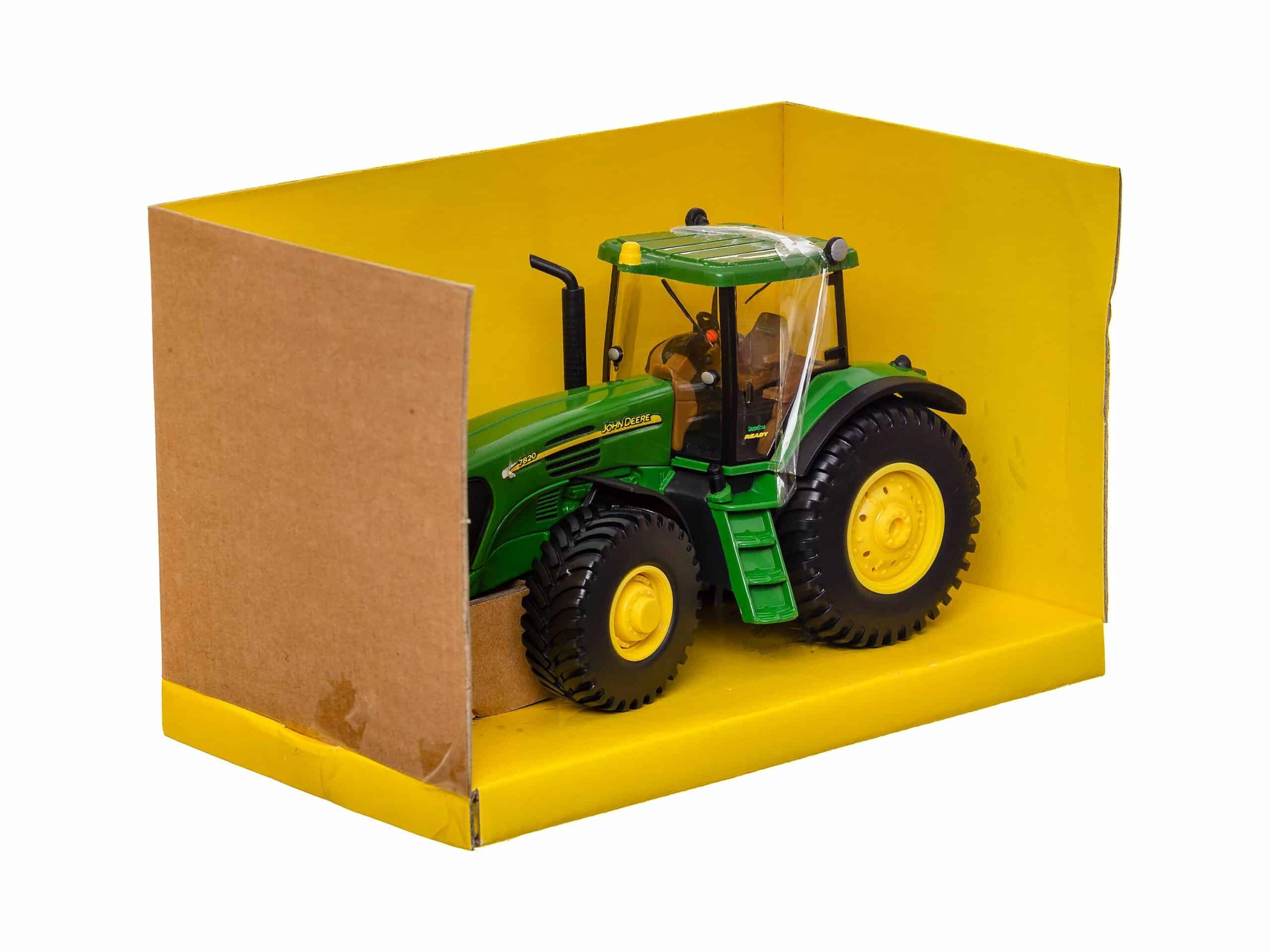 Britains Ertl 42140 John Deere 7820 Traktor 1:32 OVP 2 Britains Ertl 42140 John Deere 7820 Traktor 1:32 OVP – Bild 2