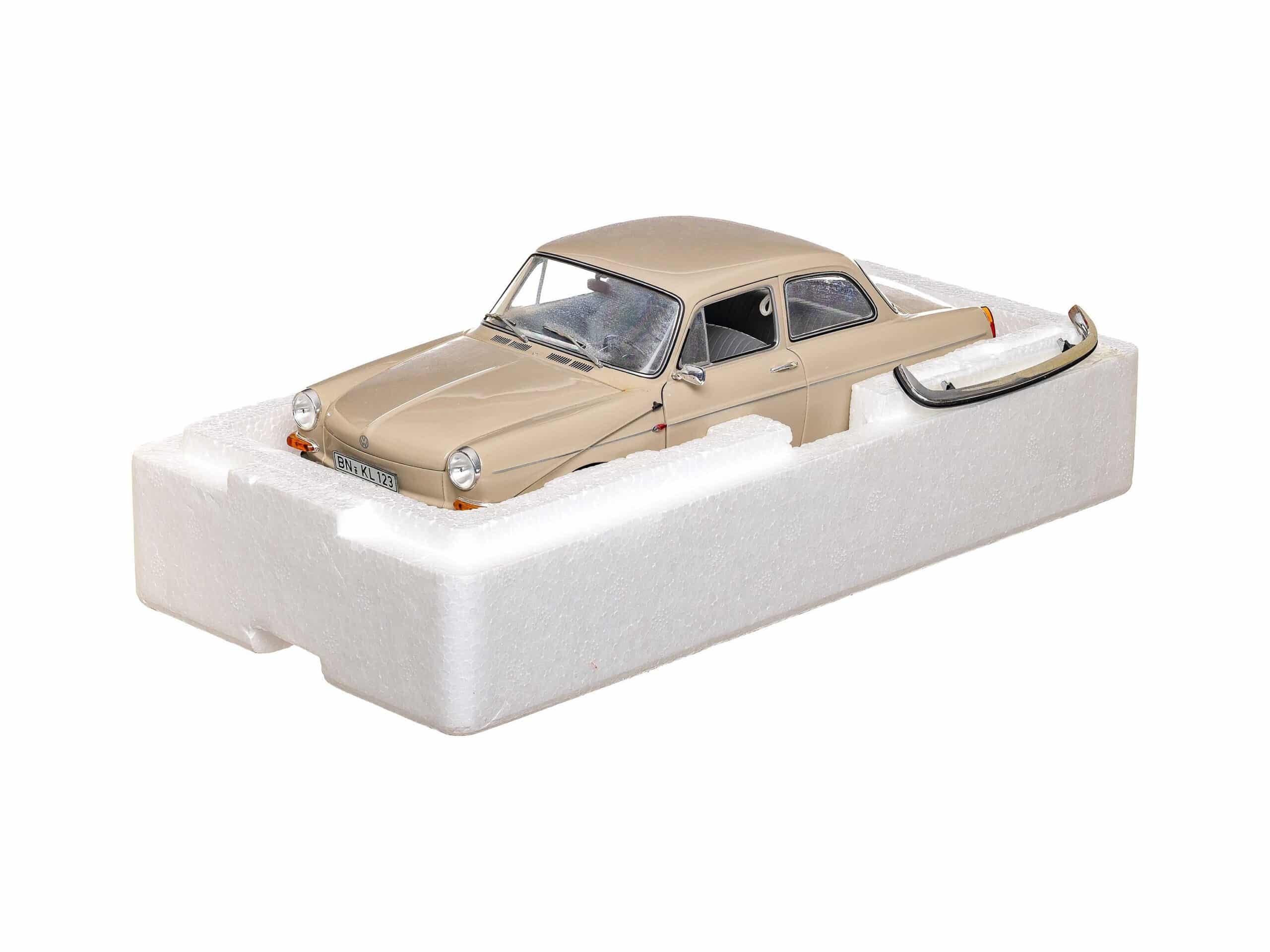Minichamps VW 1600L 1970 1:18 OVP 3 Minichamps VW 1600L 1970 1:18 OVP – Bild 3