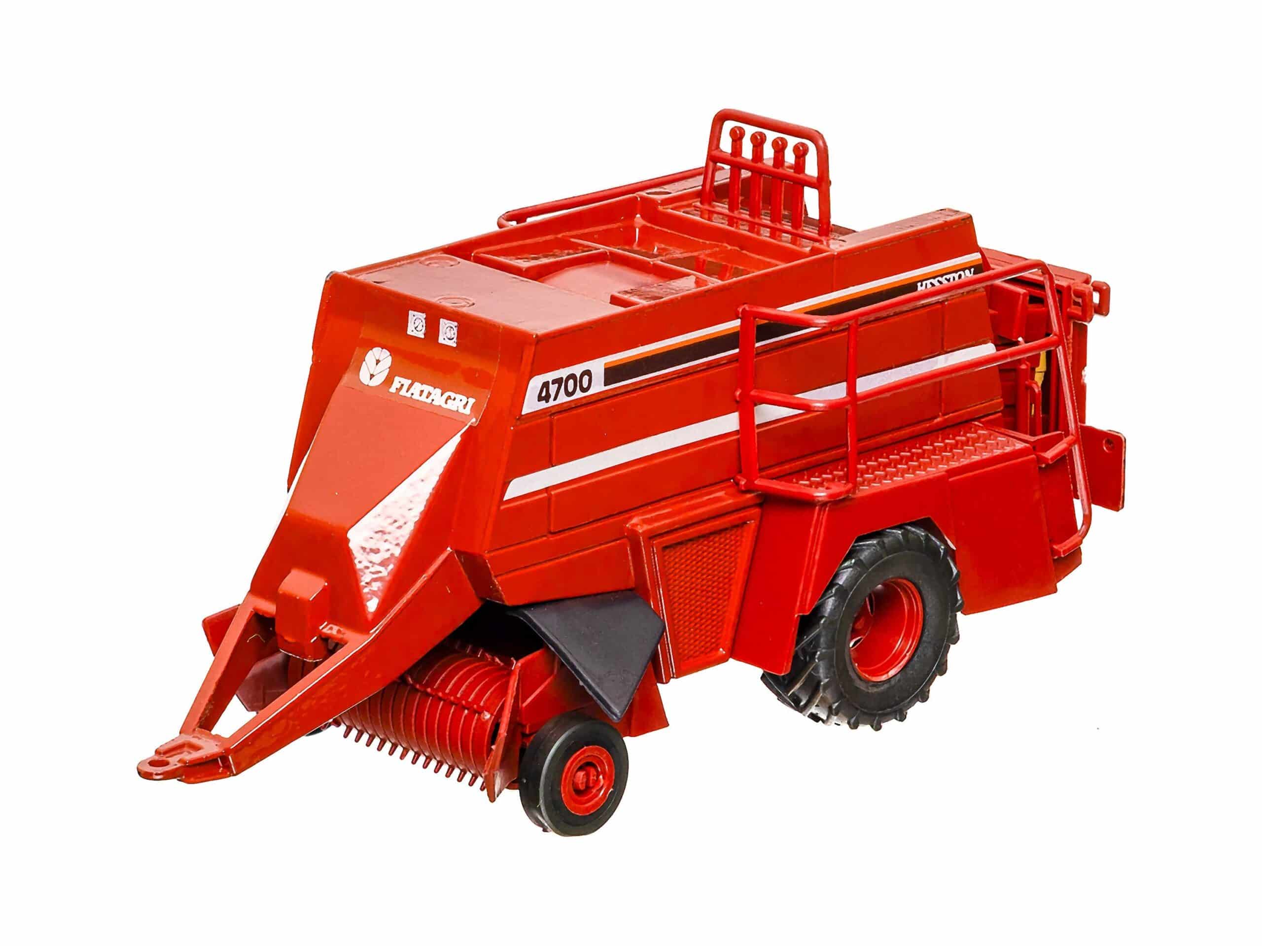 ROS 60114 Pressa Hesston 4700 1:25 OVP 2 ROS 60114 Pressa Hesston 4700 1:25 OVP – Bild 2